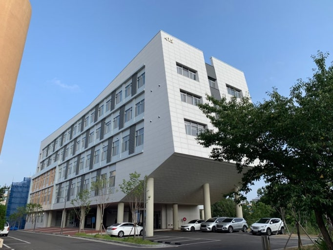 경북대학교 IT5호관 융복합관 외관